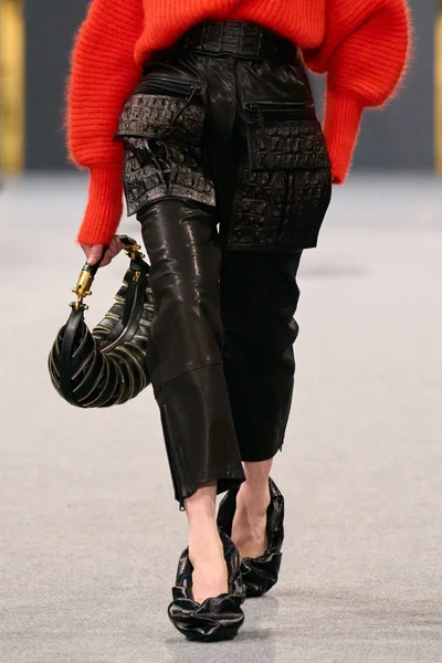 Look 72